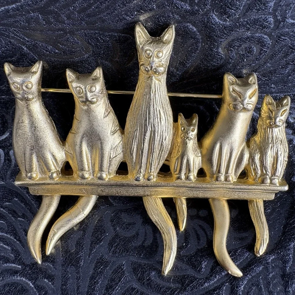 Vintage AJC Goldtone Brooch Cats Kittens On‎ A Fence Dangling Tails Pin Signed